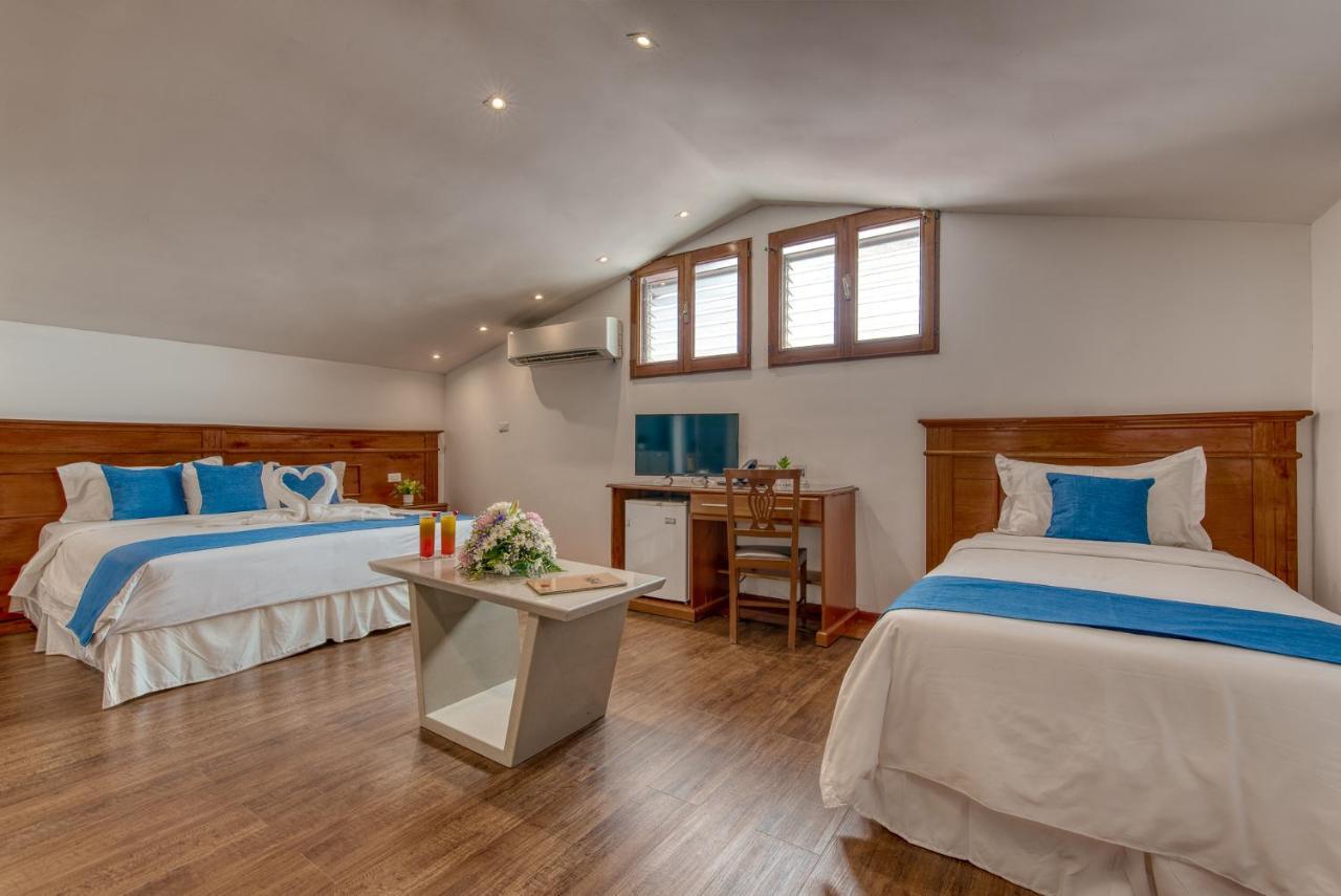 Swans Cay Hotel Bocas Town Bagian luar foto