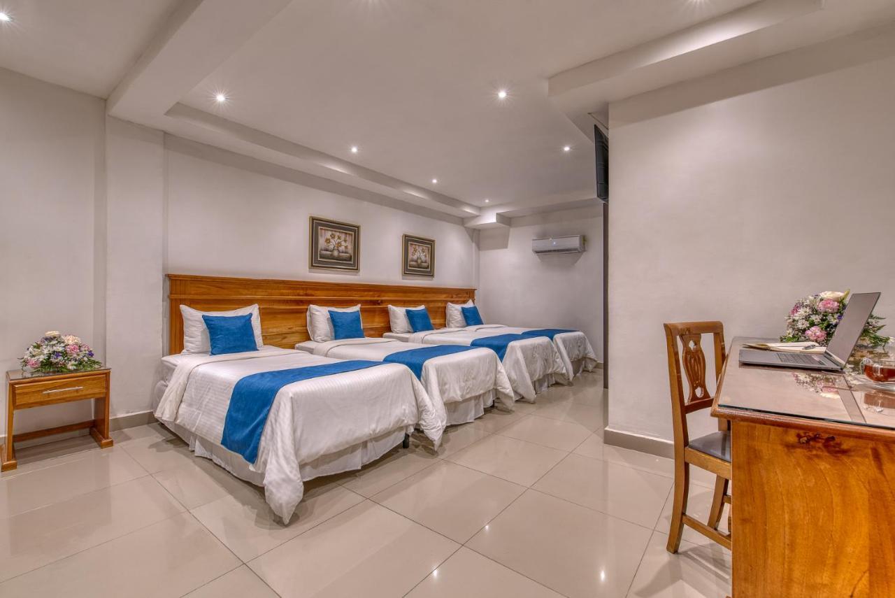Swans Cay Hotel Bocas Town Bagian luar foto