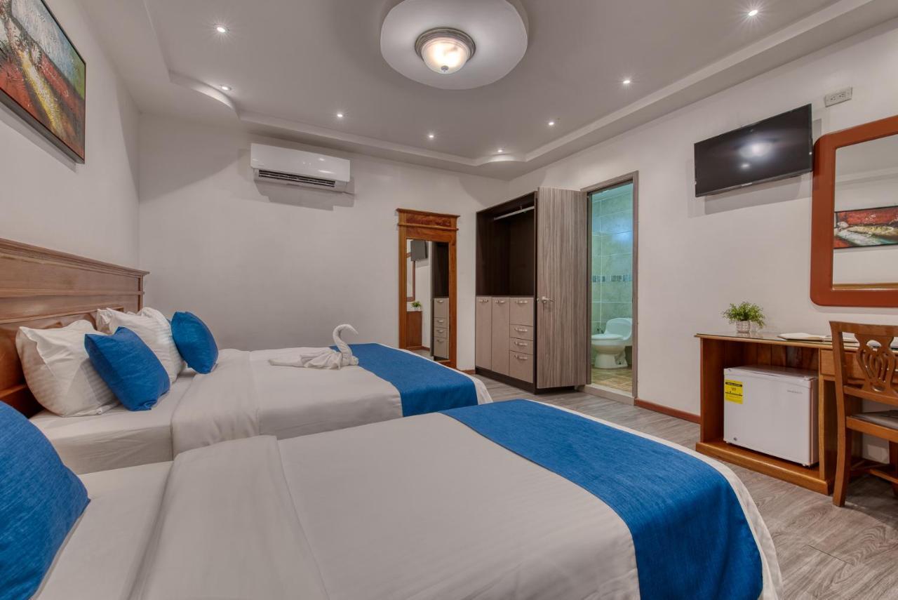 Swans Cay Hotel Bocas Town Bagian luar foto