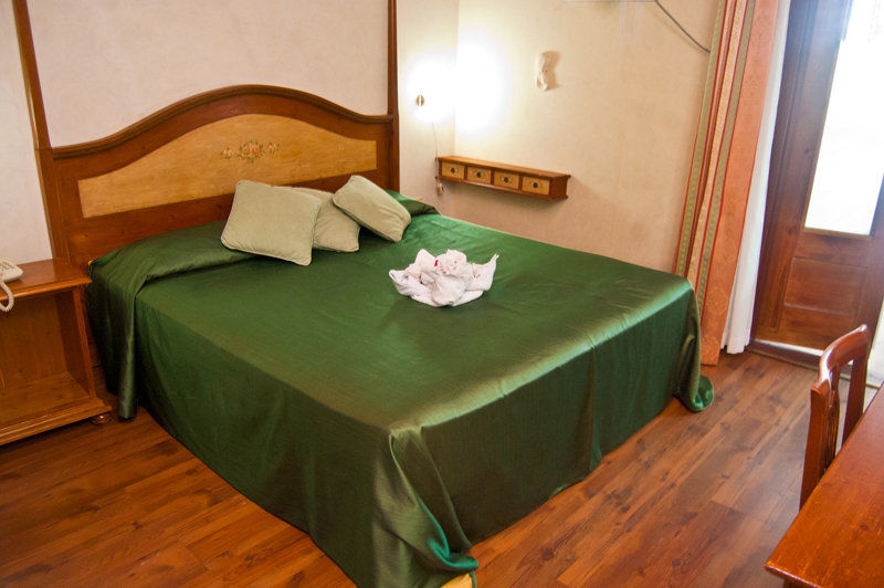 Swans Cay Hotel Bocas Town Bagian luar foto