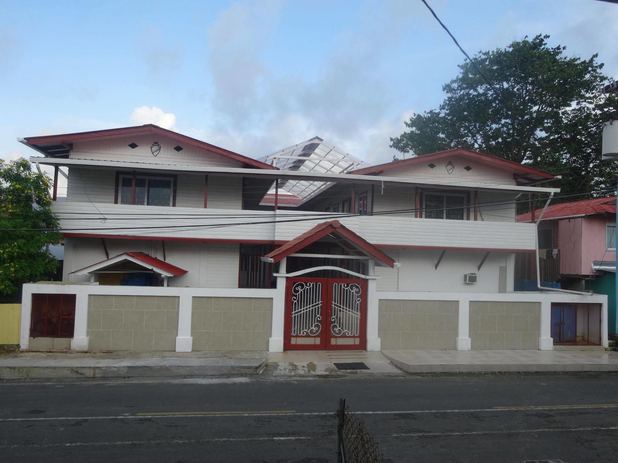 Swans Cay Hotel Bocas Town Bagian luar foto
